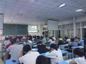 土建施工学习起来困难，可以到校实操学习